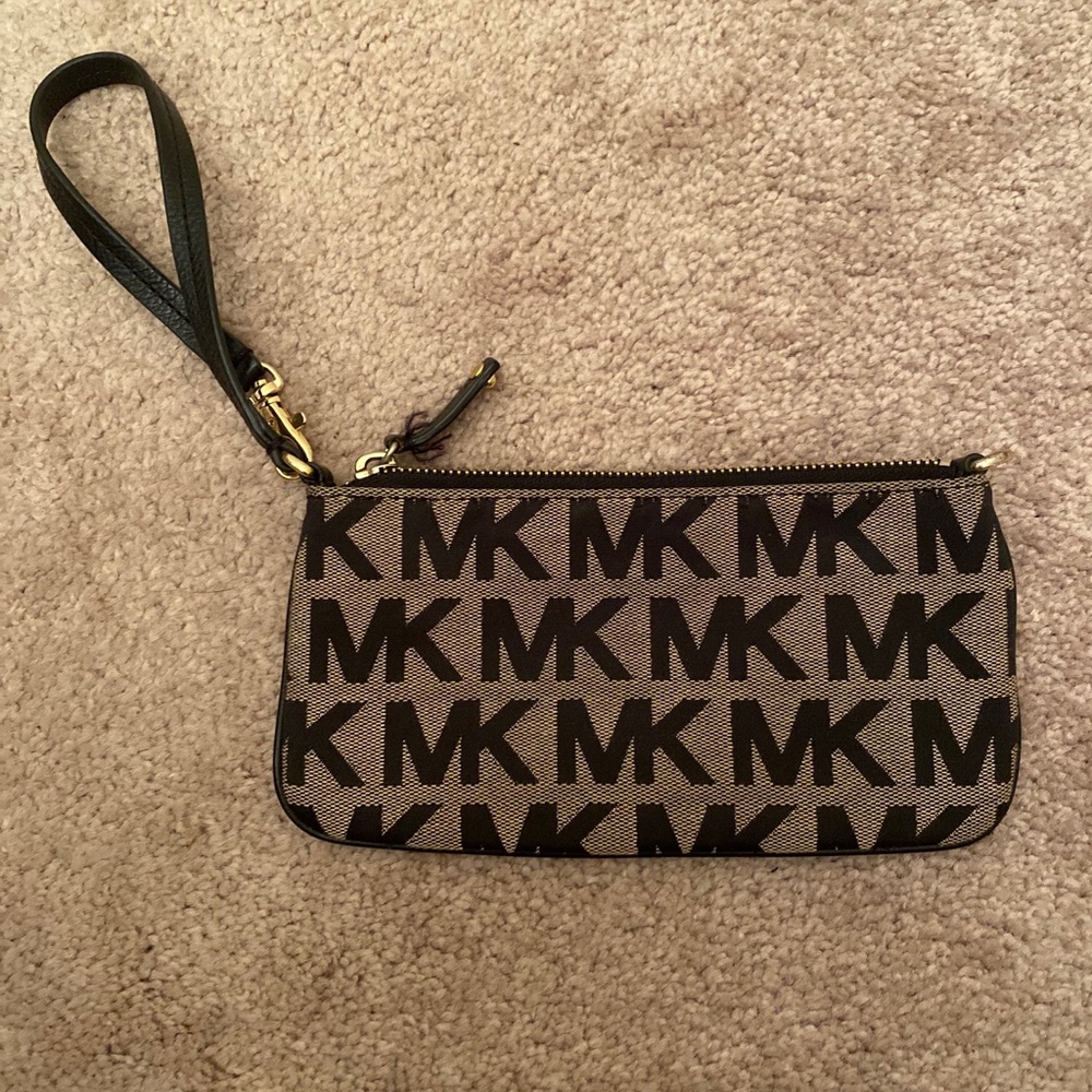 MK clutch